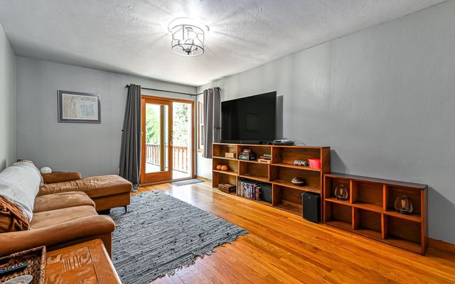 95 Twin Oak Drive, Pine Twp, PA 15090