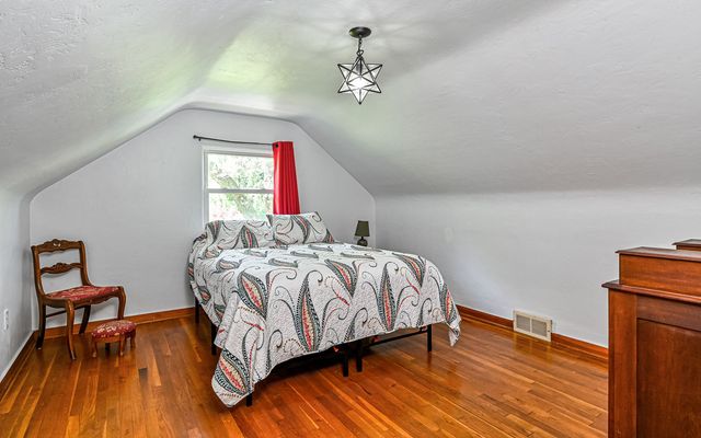 95 Twin Oak Drive, Pine Twp, PA 15090