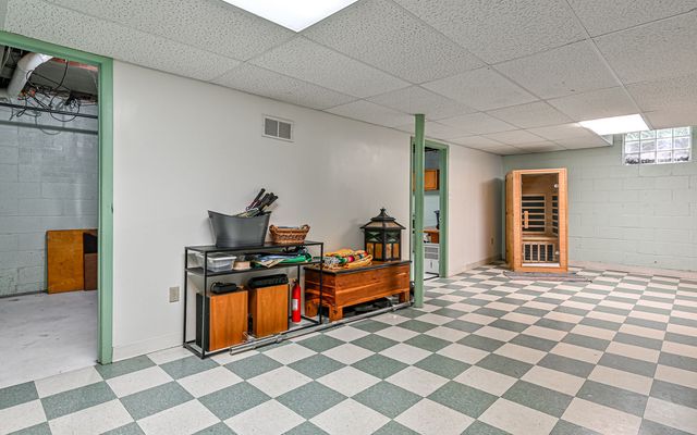 95 Twin Oak Drive, Pine Twp, PA 15090