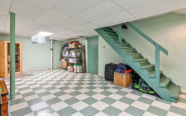 95 Twin Oak Drive, Pine Twp, PA 15090