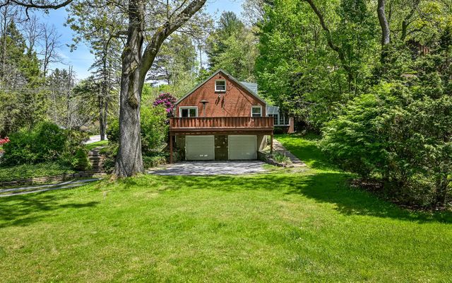 95 Twin Oak Drive, Pine Twp, PA 15090