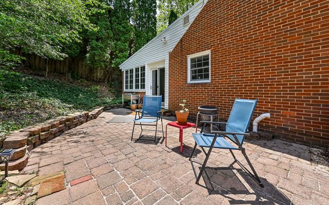 95 Twin Oak Drive, Pine Twp, PA 15090