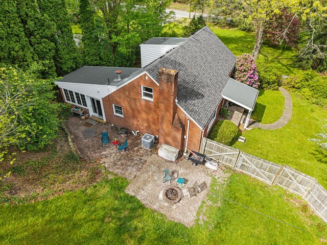 95 Twin Oak Drive, Pine Twp, PA 15090