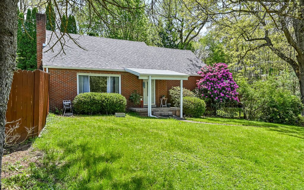 95 Twin Oak Drive, Pine Twp, PA 15090