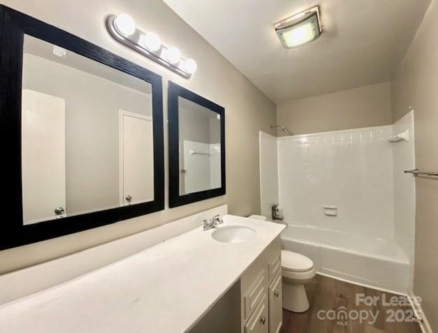 2106 Wellwood Circle, Charlotte, NC 28212