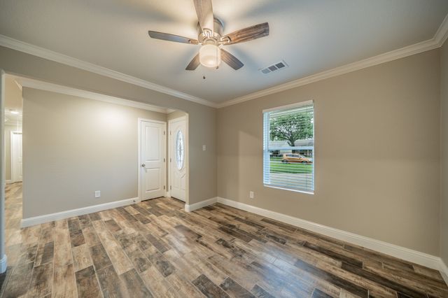 1813 Tompkins Drive, Grand Prairie, TX 75051