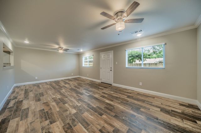 1813 Tompkins Drive, Grand Prairie, TX 75051
