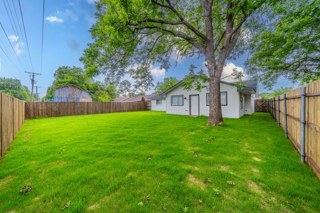 1813 Tompkins Drive, Grand Prairie, TX 75051
