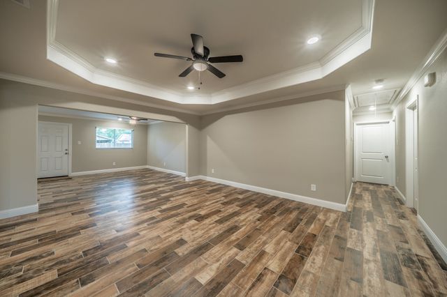 1813 Tompkins Drive, Grand Prairie, TX 75051