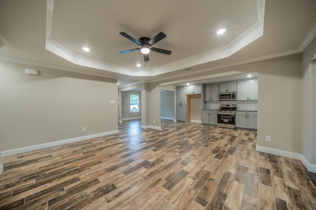 1813 Tompkins Drive, Grand Prairie, TX 75051