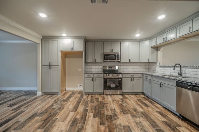 1813 Tompkins Drive, Grand Prairie, TX 75051