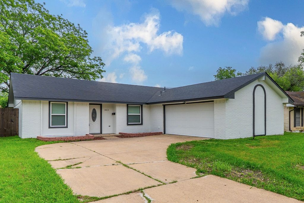 1813 Tompkins Drive, Grand Prairie, TX 75051