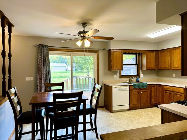 6130 Lockwood Drive, Rockford, IL 61109