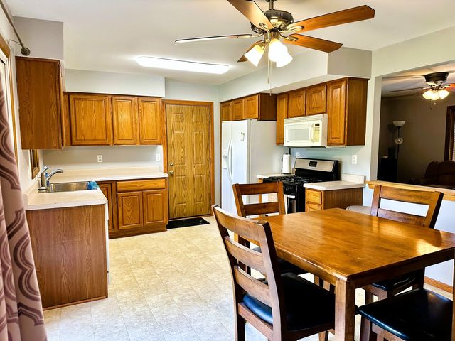 6130 Lockwood Drive, Rockford, IL 61109