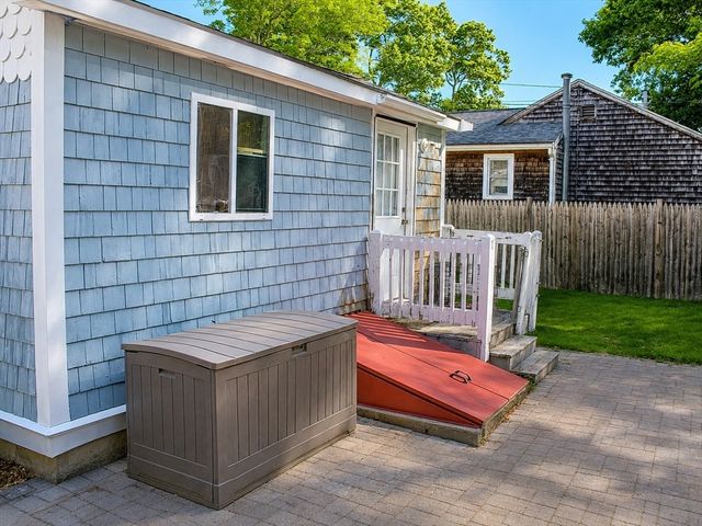 9 Medina Dr, Wareham, MA 02571