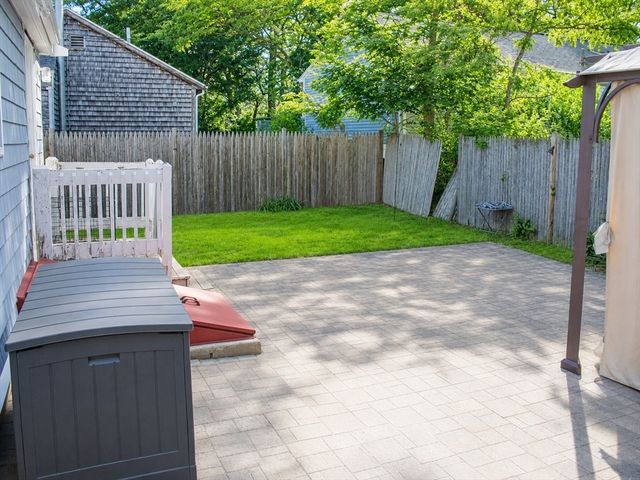 9 Medina Dr, Wareham, MA 02571