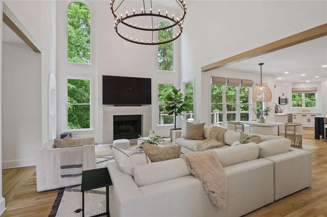 110 Valley Summit Court, Roswell, GA 30075