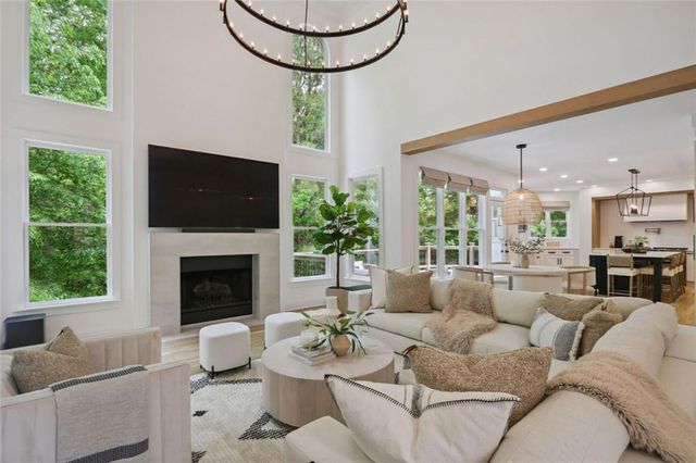 110 Valley Summit Court, Roswell, GA 30075