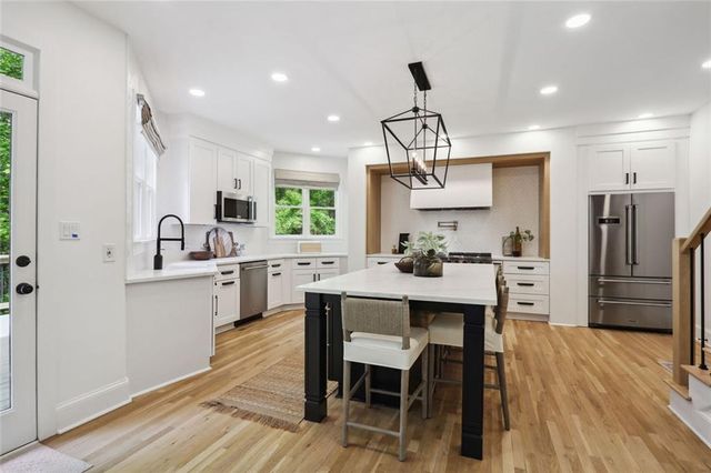 110 Valley Summit Court, Roswell, GA 30075