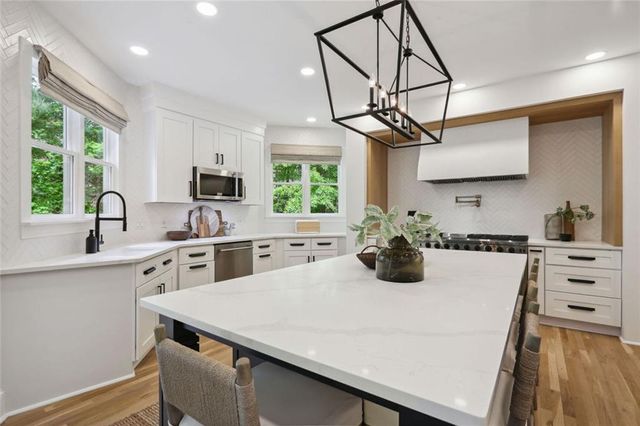 110 Valley Summit Court, Roswell, GA 30075