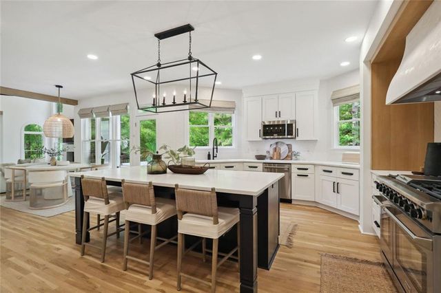 110 Valley Summit Court, Roswell, GA 30075