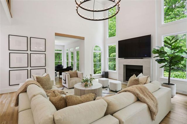 110 Valley Summit Court, Roswell, GA 30075