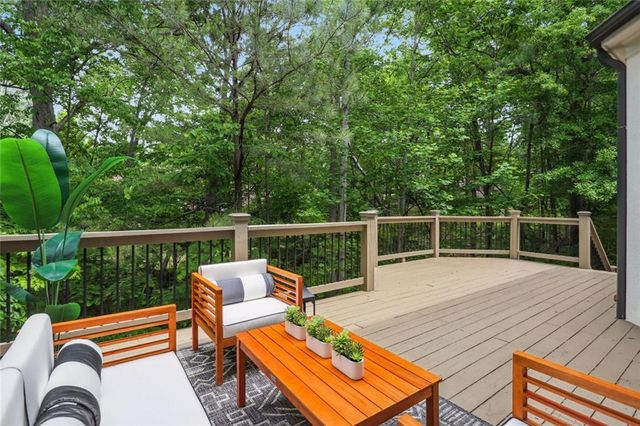 110 Valley Summit Court, Roswell, GA 30075