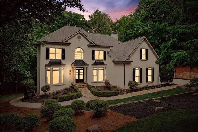 110 Valley Summit Court, Roswell, GA 30075