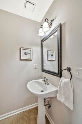 1018 Sitting Bull Xing, Murfreesboro, TN 37128