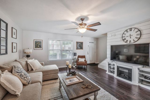 1018 Sitting Bull Xing, Murfreesboro, TN 37128