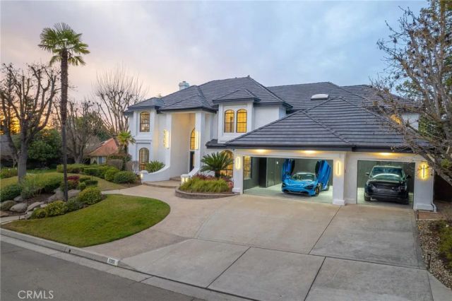 9381 N Woodmont Drive, Fresno, CA 93720