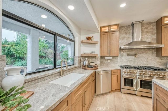 9381 N Woodmont Drive, Fresno, CA 93720