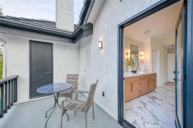 9381 N Woodmont Drive, Fresno, CA 93720