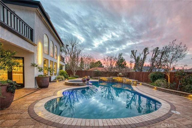 9381 N Woodmont Drive, Fresno, CA 93720