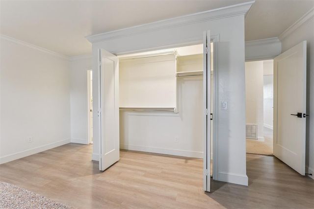 6204 Waterford Boulevard 23, Oklahoma City, OK 73118