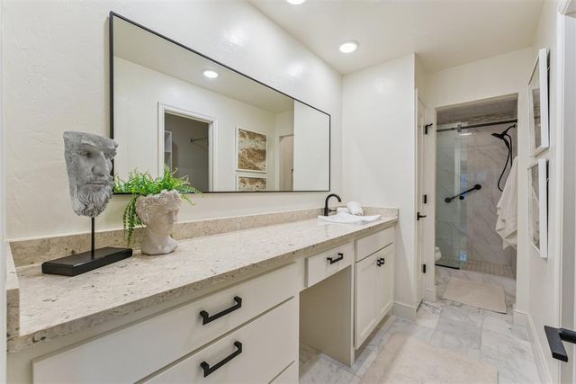 6204 Waterford Boulevard 23, Oklahoma City, OK 73118