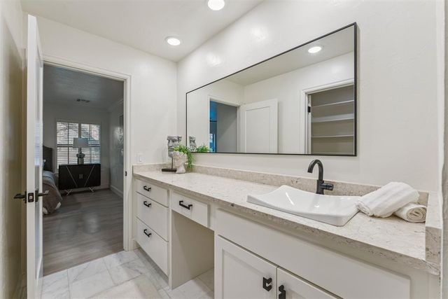 6204 Waterford Boulevard 23, Oklahoma City, OK 73118