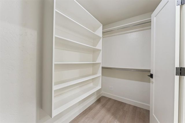 6204 Waterford Boulevard 23, Oklahoma City, OK 73118