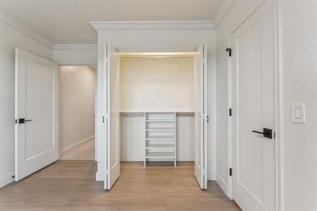 6204 Waterford Boulevard 23, Oklahoma City, OK 73118