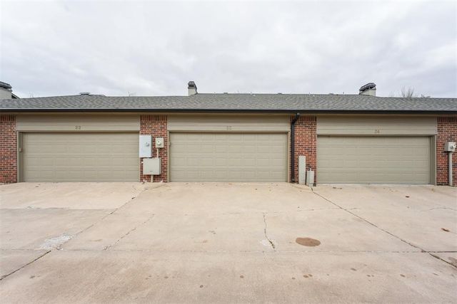 6204 Waterford Boulevard 23, Oklahoma City, OK 73118