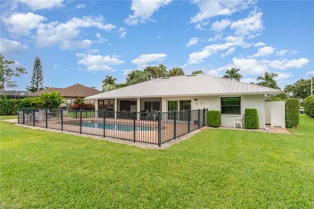 1933 Countess CT, Naples, FL 34110