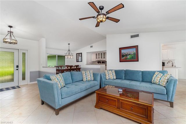 1933 Countess CT, Naples, FL 34110