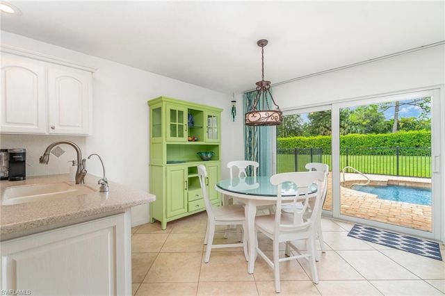 1933 Countess CT, Naples, FL 34110