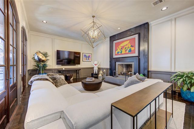 5110 W Oak Mews, Houston, TX 77056