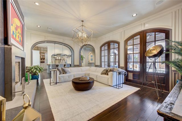5110 W Oak Mews, Houston, TX 77056