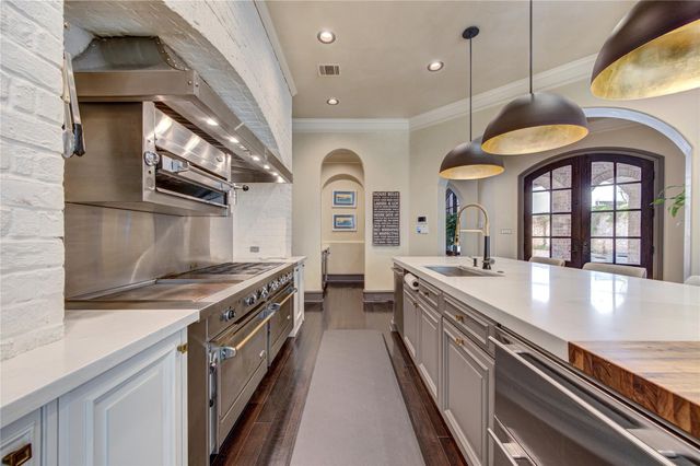5110 W Oak Mews, Houston, TX 77056