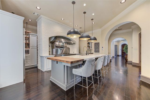 5110 W Oak Mews, Houston, TX 77056