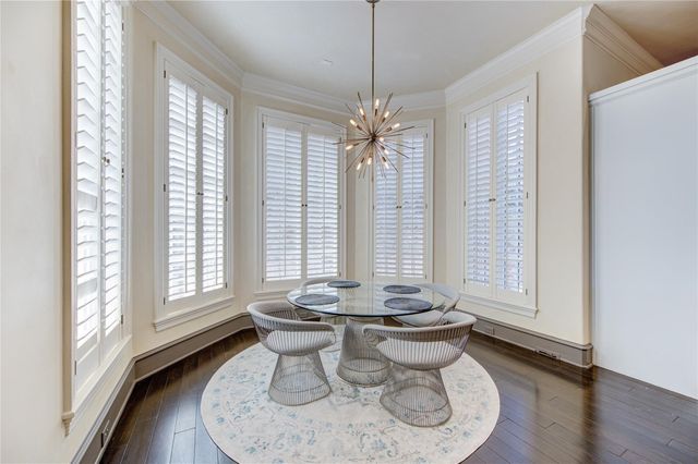 5110 W Oak Mews, Houston, TX 77056