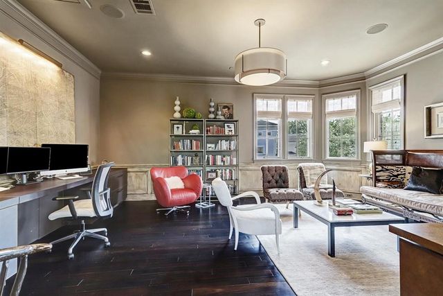 5110 W Oak Mews, Houston, TX 77056