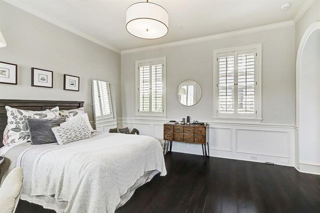 5110 W Oak Mews, Houston, TX 77056